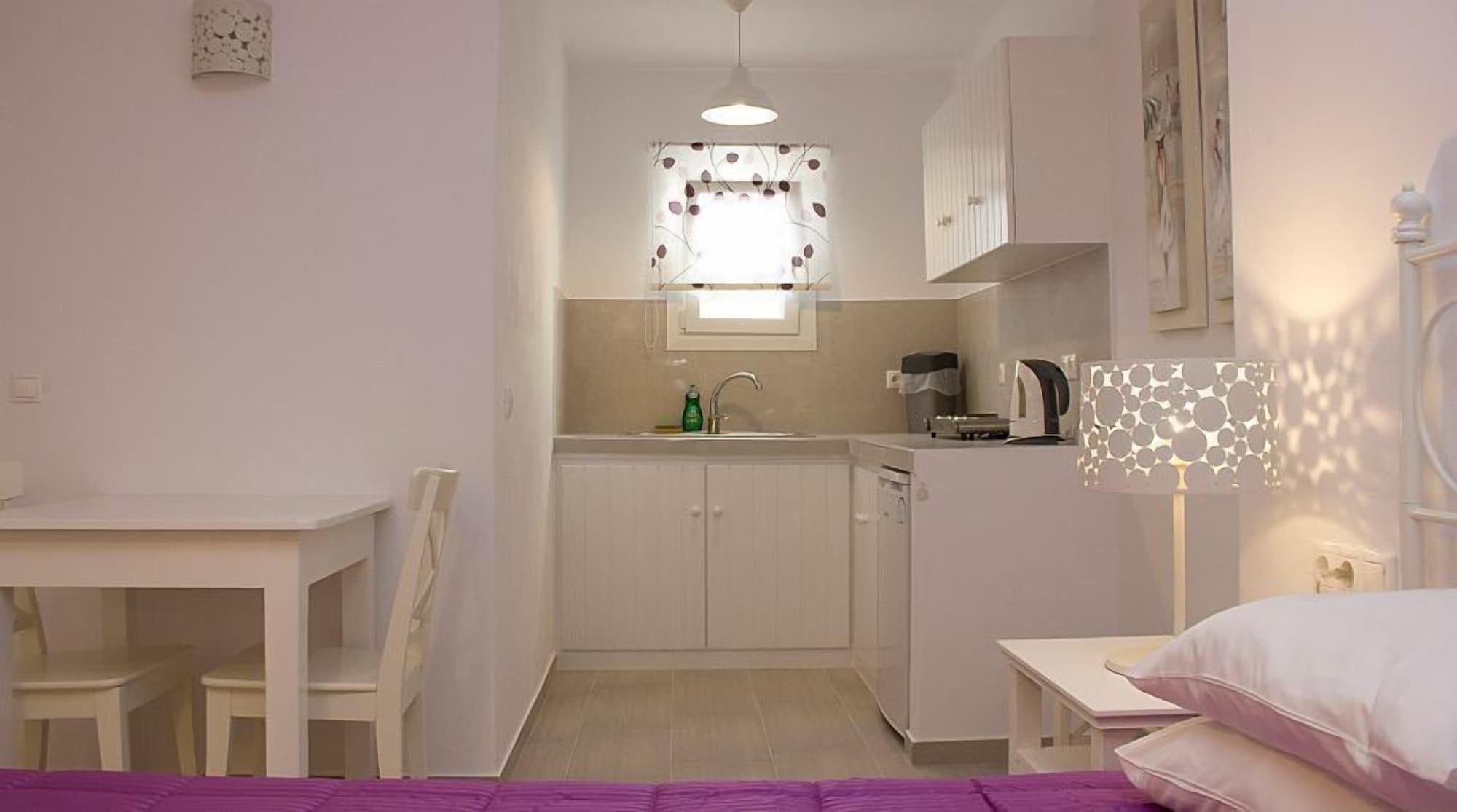 Anixi Hotel